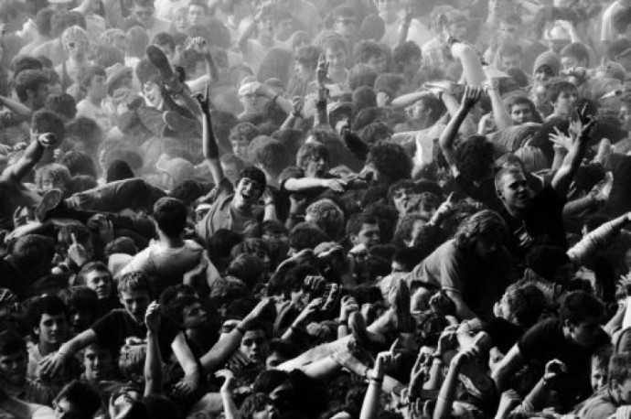 MOSH PITS ARE A GAS - NO CLEAN SINGING